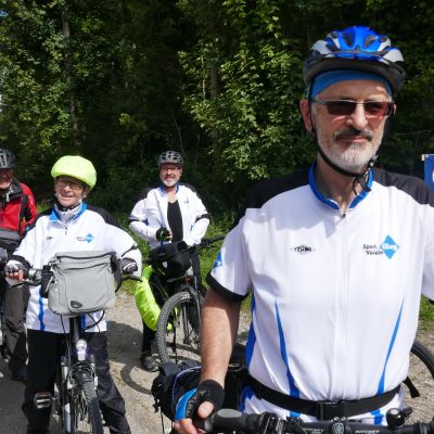 036 Jacke abziehen die Sonne scheint